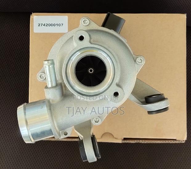 Genuine M274 Electrical Water Pump - thumbnail 3