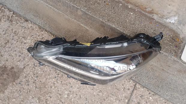 Headlight Vitz 2015 Xenon 52-270