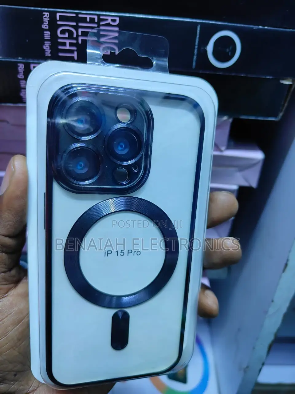 iPhone 15 Pro Elegant Cover