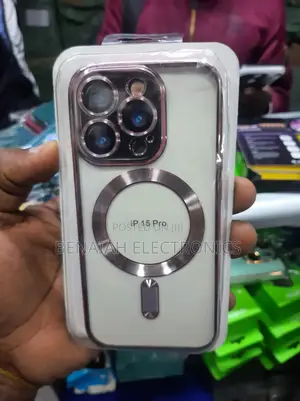iPhone 15 Pro Elegant Cover
