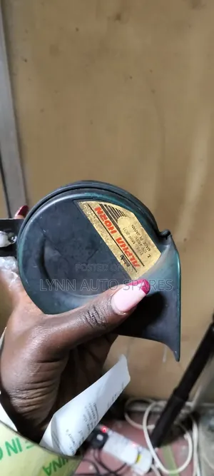Genuine Ex Japan Toyota Harrier Hooting Horn