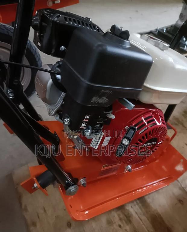 Plate Compactor-Honda Engine Petrol Powered - thumbnail 3
