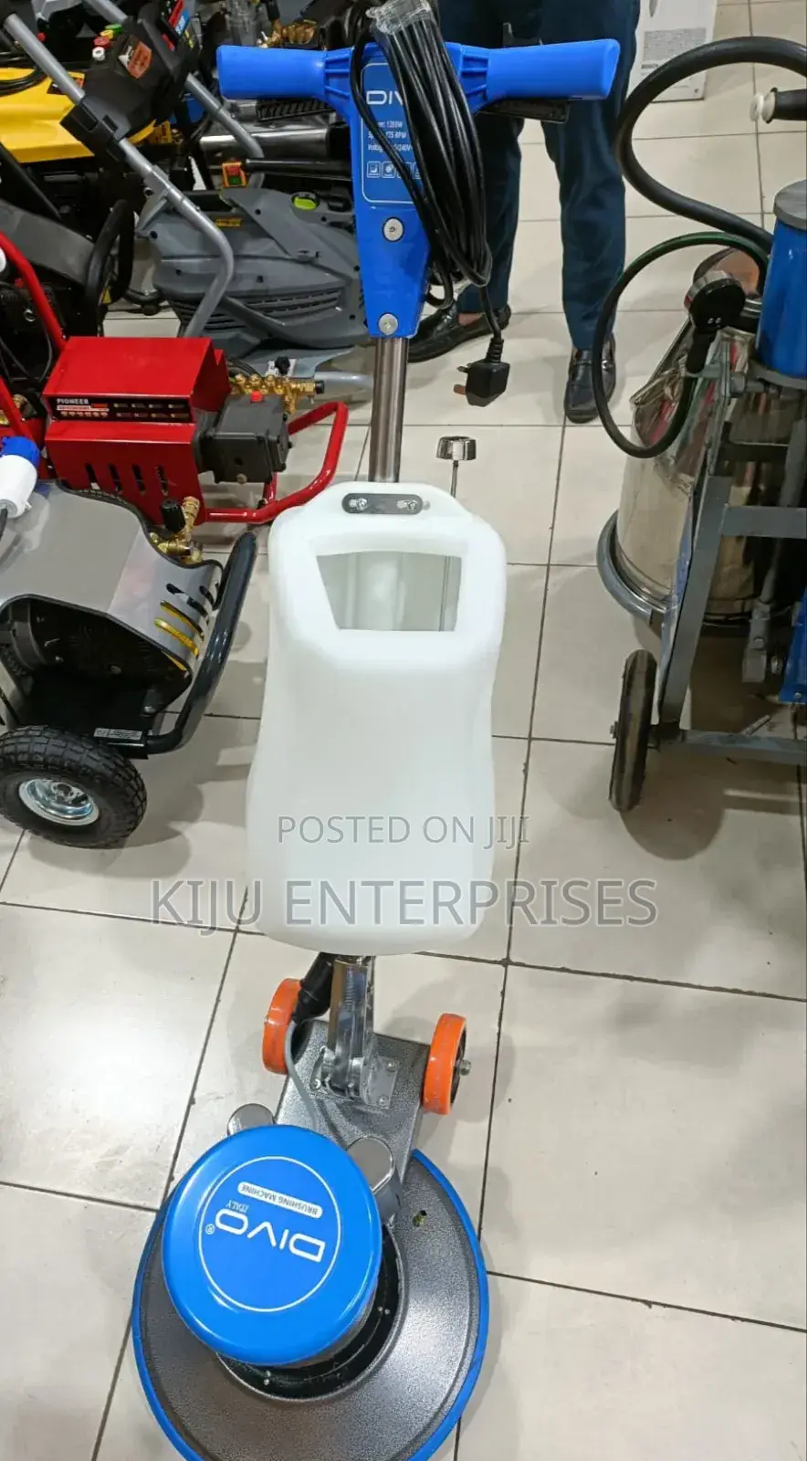 Divo-Brand Floor Scrubber