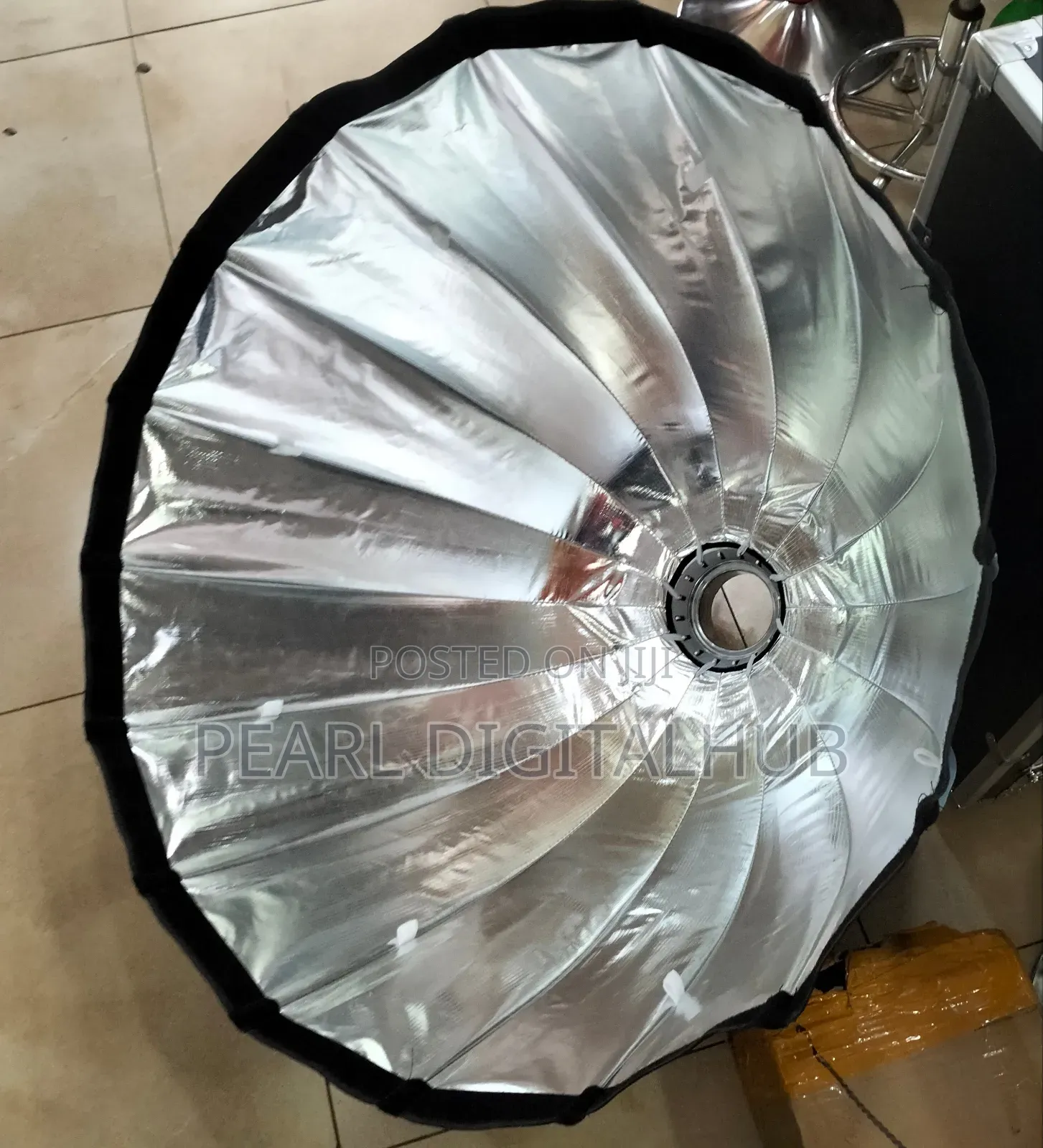 Soulmate D90A Pro 90cm Parabolic Softbox