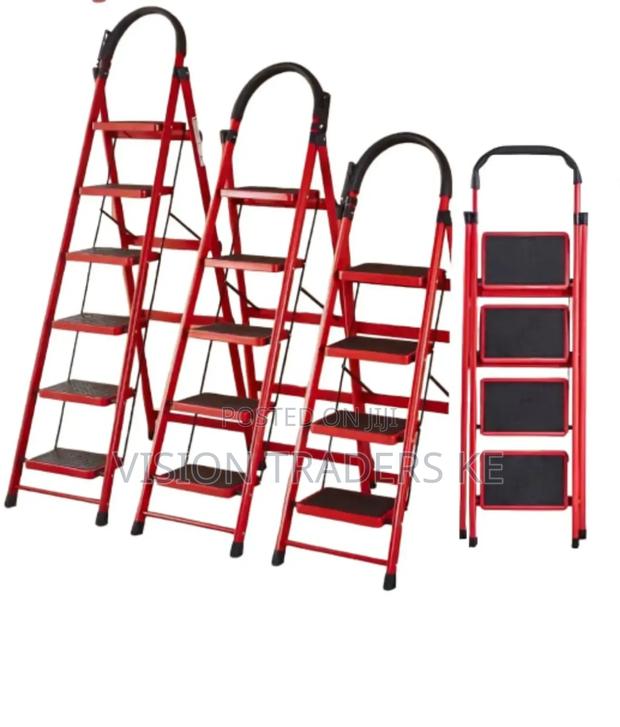 4 Steps Foldable Ladder - main view