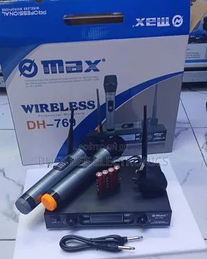 Max 769 Wireless Microphones With 
High Quality Receiver