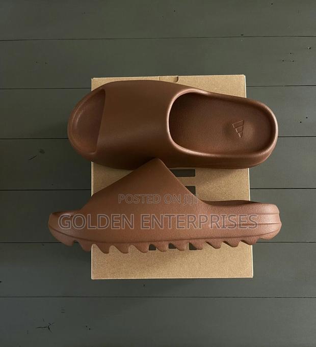 Original Yeezy Slides. 40--45 - thumbnail 3