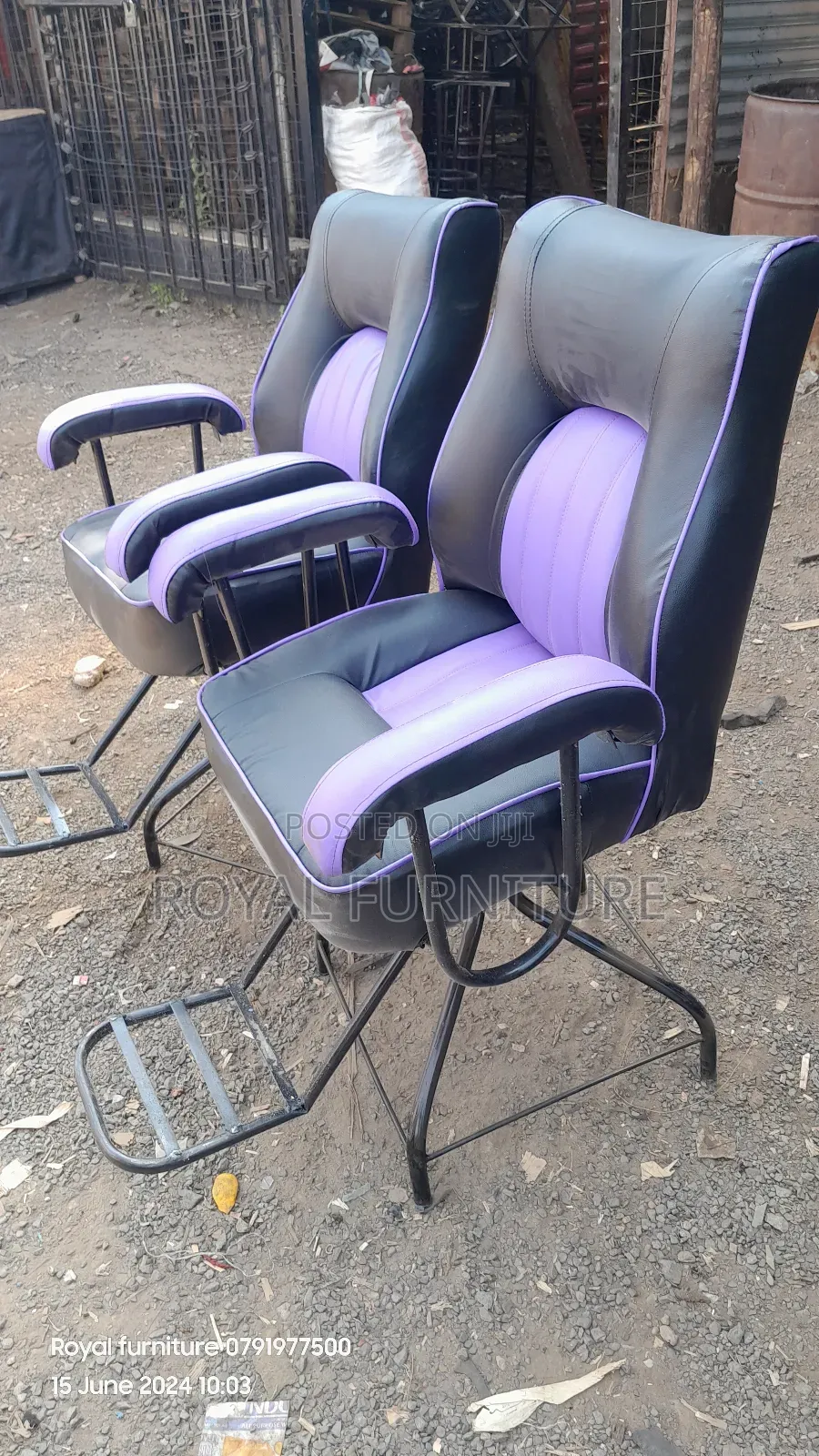 Kinyozi Seats