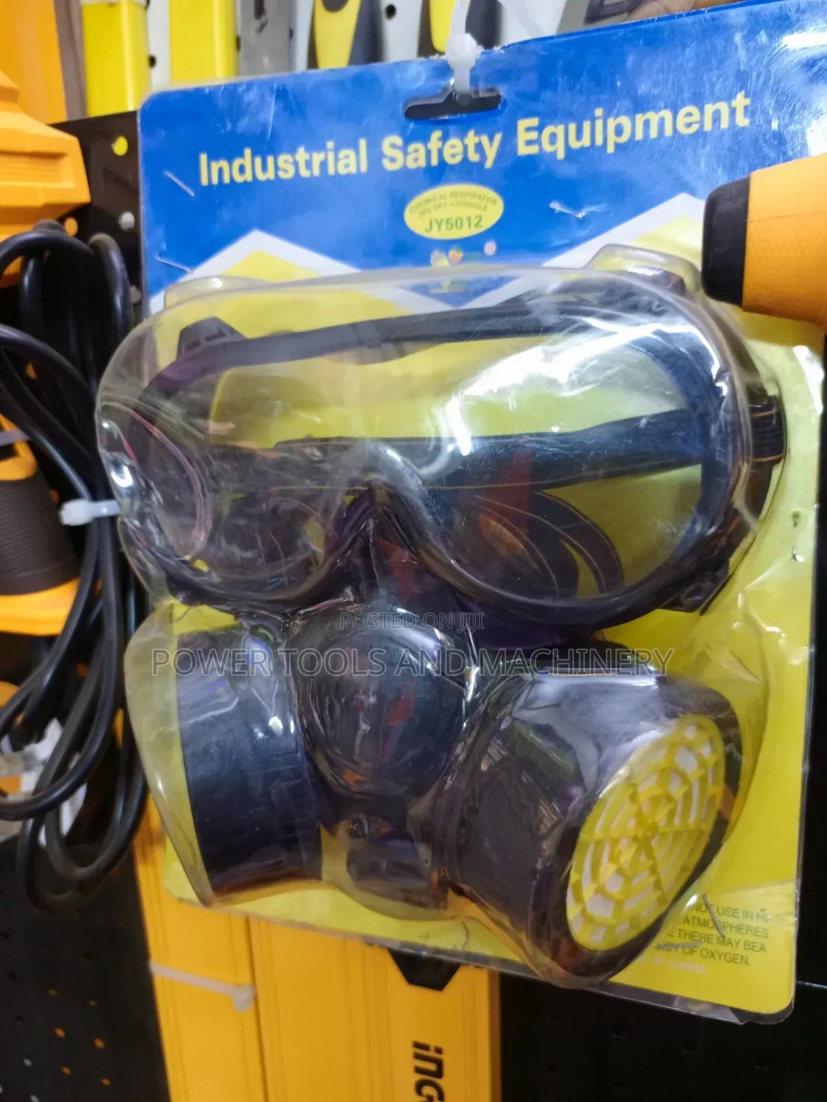 Industrial Gas Mask And Goggles