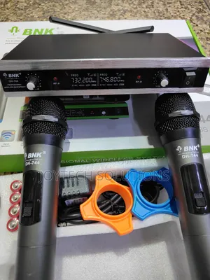 Strong BNK Dh 744 Wireless Microphone . 70 Meter