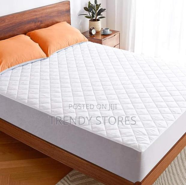 Quilted 3*6ft Mattress Protector - main view