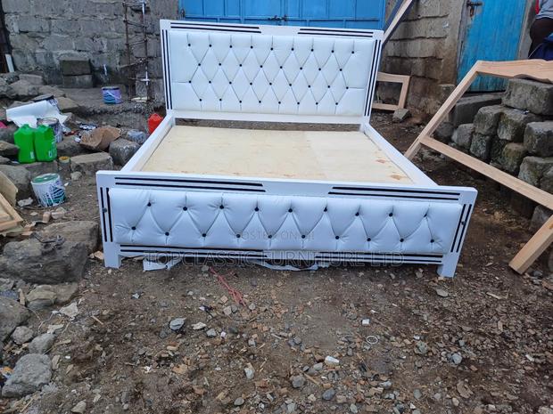 Bed 6x6 Hardwood. - main view