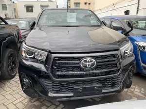 Toyota Hilux 2019 Matt Black