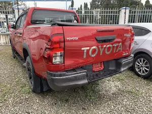 Toyota Hilux 2019 Red