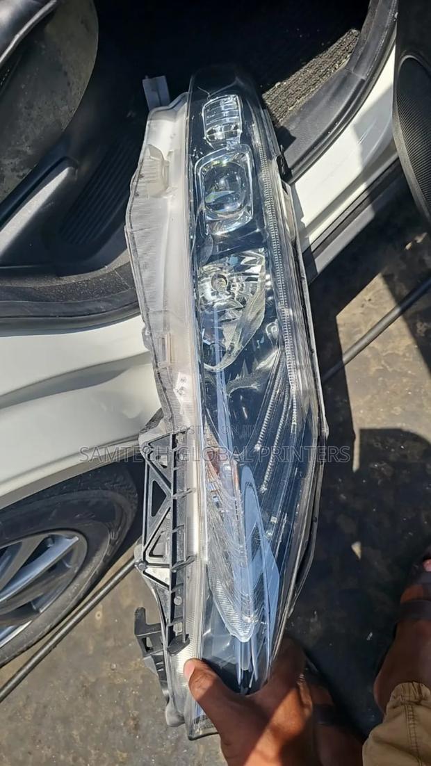 Harrier 2014 Xenon Headlight