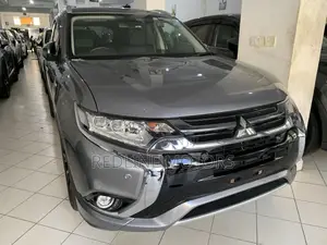 Mitsubishi Outlander 2.0 PHEV AWD 2017 - Quality Used Car for Sale