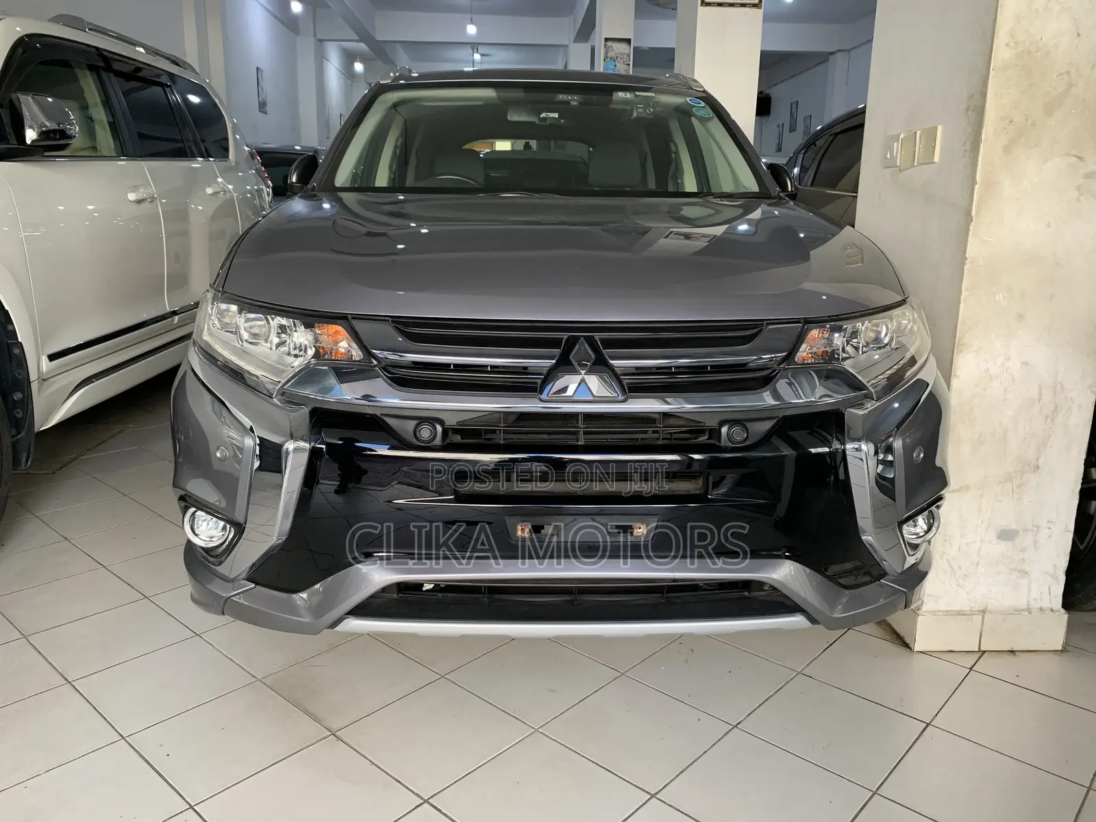Mitsubishi Outlander 2.0 PHEV AWD 2017 Silver
