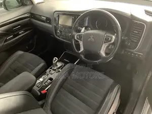 Mitsubishi Outlander 2.0 PHEV AWD 2017 Silver