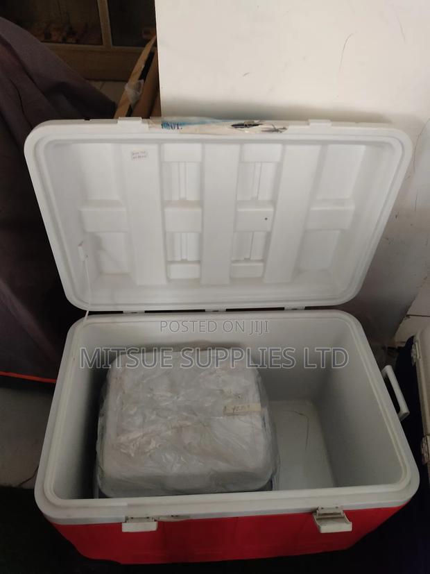 Camping Cooler Box With Insulation , Wheels and Tap 120L - thumbnail 5