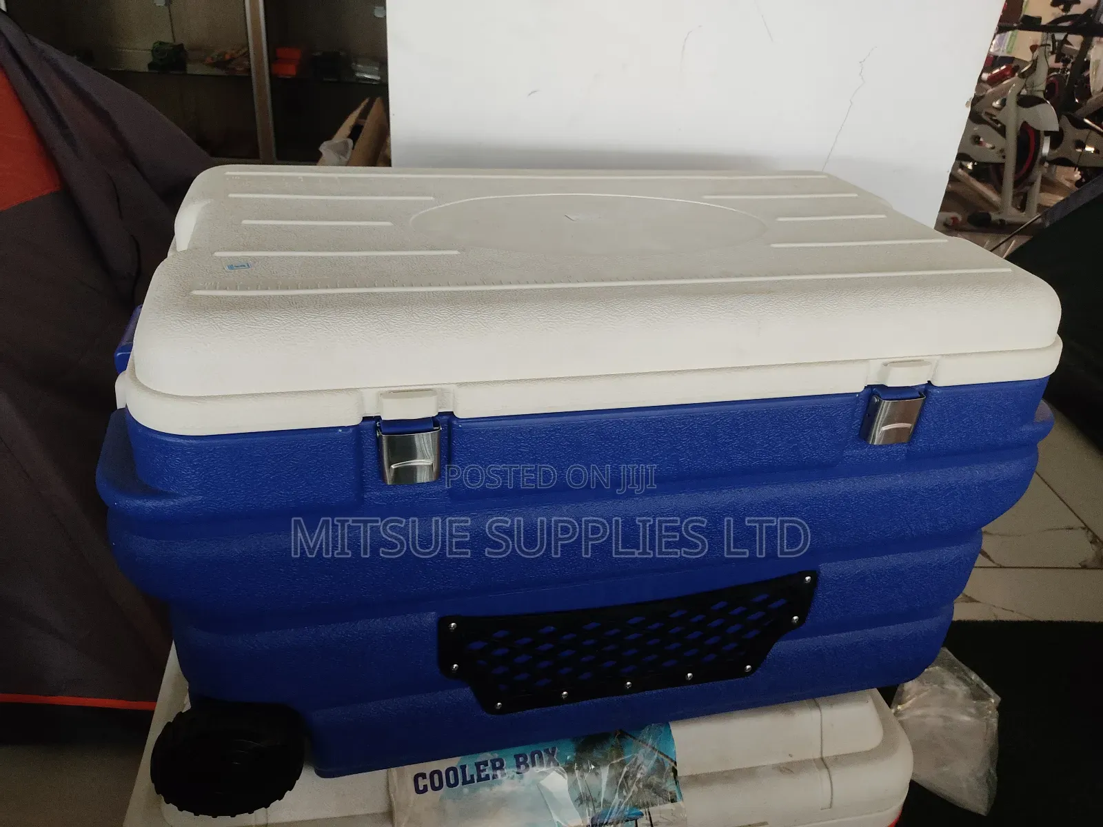 Camping Cooler Box With Insulation , Wheels and Tap 98L
