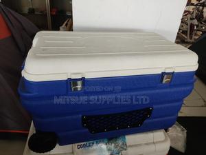 Camping Cooler Box With Insulation , Wheels and Tap 98L - thumbnail 2