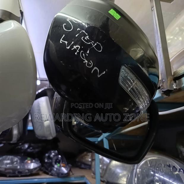 Honda Stepwagon Side Mirror. - thumbnail 2