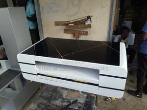 Tables Table White Marble Top Black - thumbnail 2