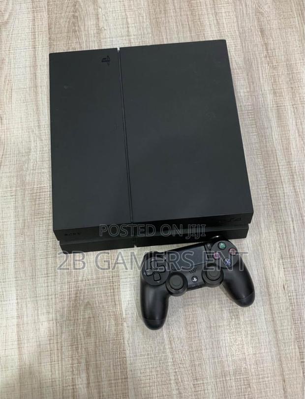 Ps4 Standard, 10 Games. Chipped Console - main view