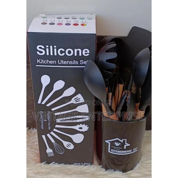 "11 PCS of Silicone Spoons