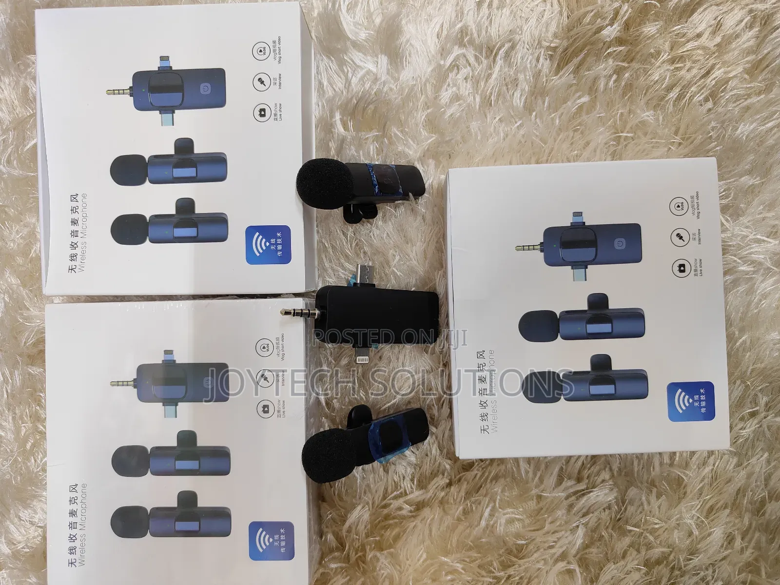 3 in 1 Wireless Lapel Microphone.