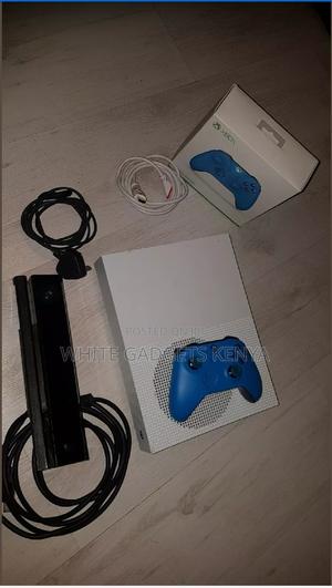Xbox One S 1tb for Sale - thumbnail 2