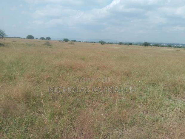 4000 Acres Lukenya Stoni Athi Selling at 7.5m.Per Acre - thumbnail 3