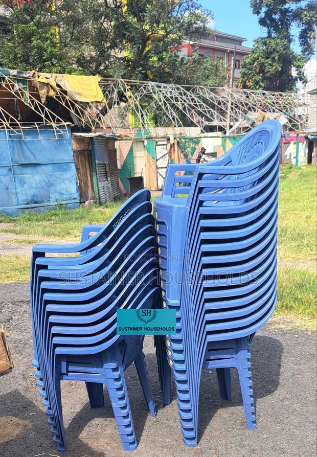 Royal Comfort Plastic Chairs - thumbnail 2