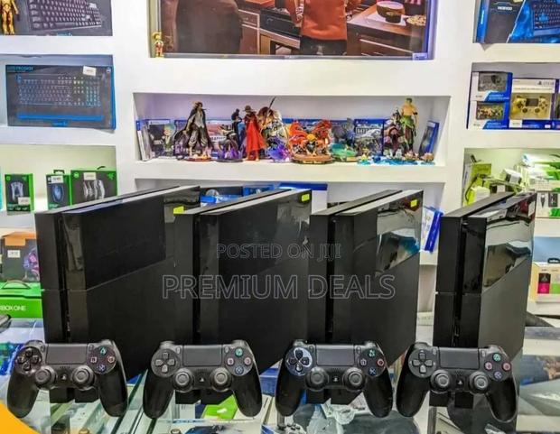 Just Like New Ex Ps4 Standards With Original Controller.
