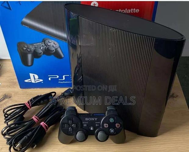Ex Uk Ps3 Superslim Chipped With 10games.