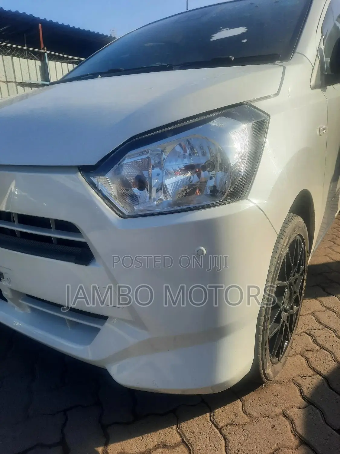 Daihatsu Mira 2017 White