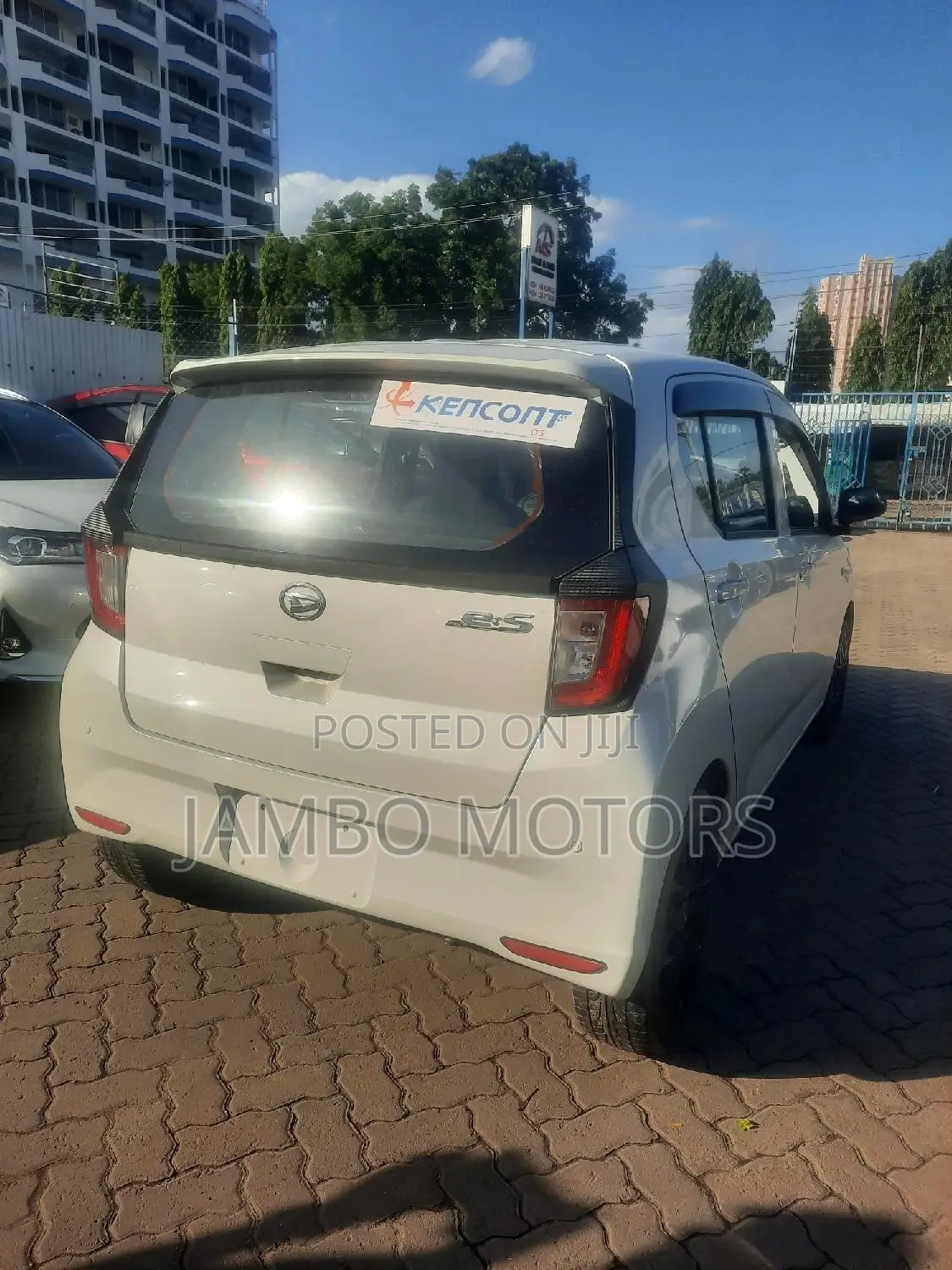 Daihatsu Mira 2017 White