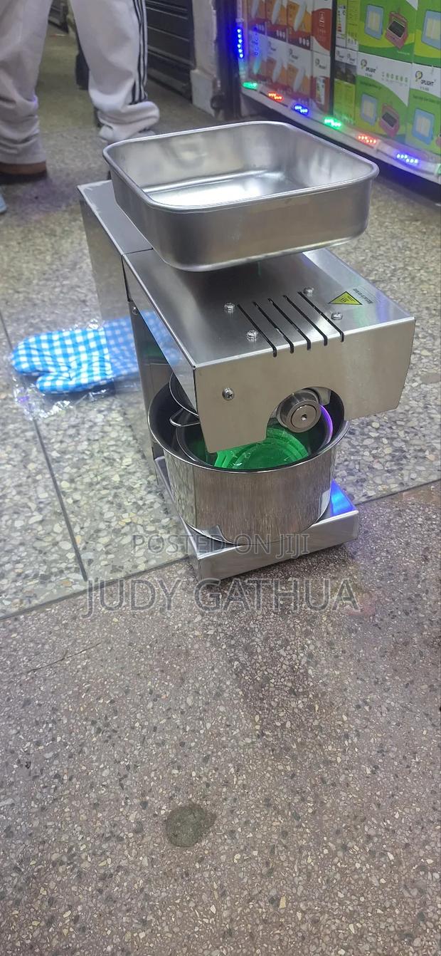 Efficient Oil Press Machine - main view