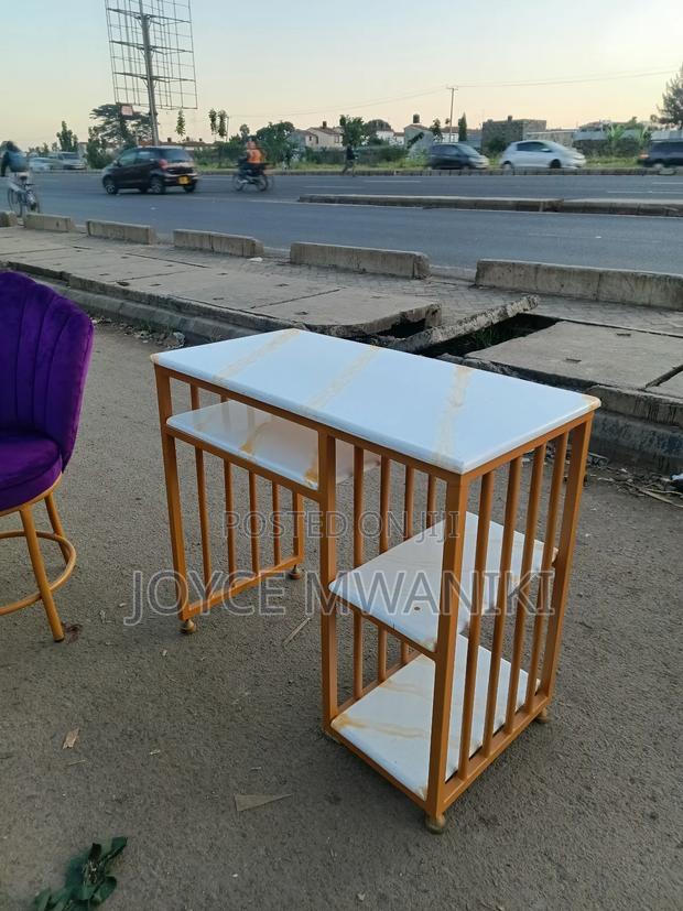 Marble Manicure Table - thumbnail 3