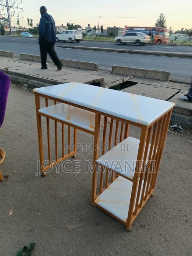 Marble Manicure Table - thumbnail 4