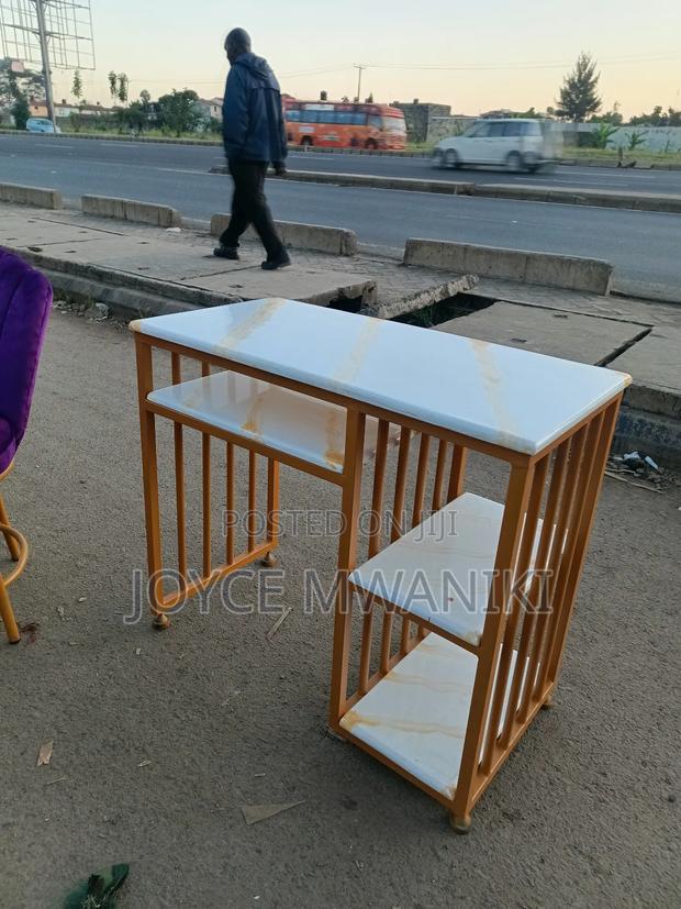 Marble Manicure Table - thumbnail 5