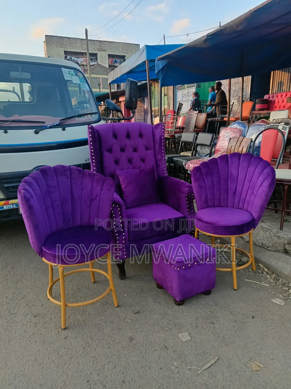 Pedicure Seat, Puff and 2 Manicure Seats 