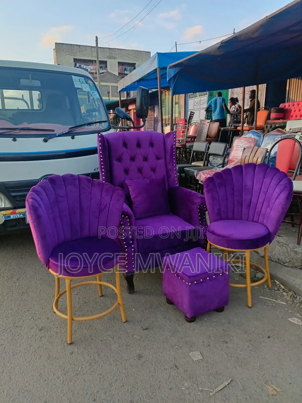 Pedicure Seat, Puff and 2 Manicure Seats 