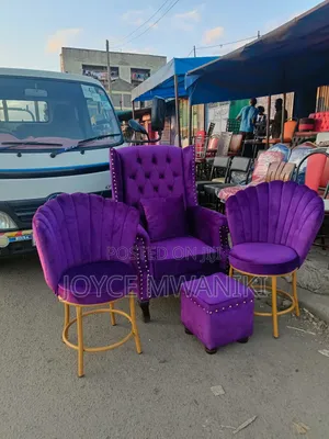 Pedicure Seat, Puff and 2 Manicure Seats 