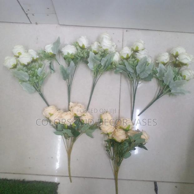 Flowers White and Cream - main view