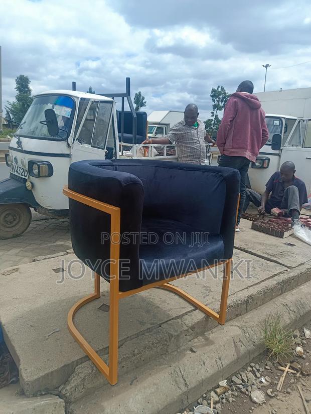 Styling Chair, Black and Gold - thumbnail 3