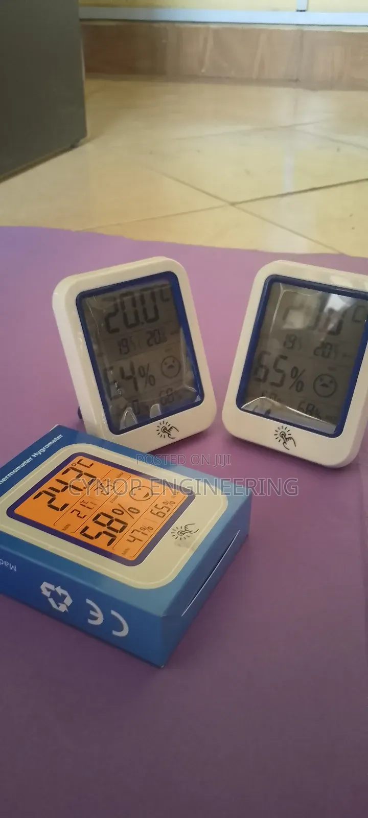 Store Humidity and Temperature Monitoring Device