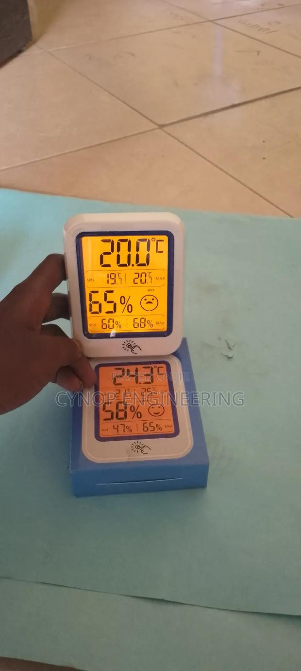 Store Accurate Humidity and Temperature Tracker - main view