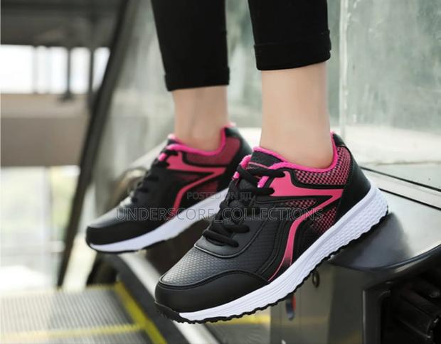 High Quality Ladies Sport Shoes
