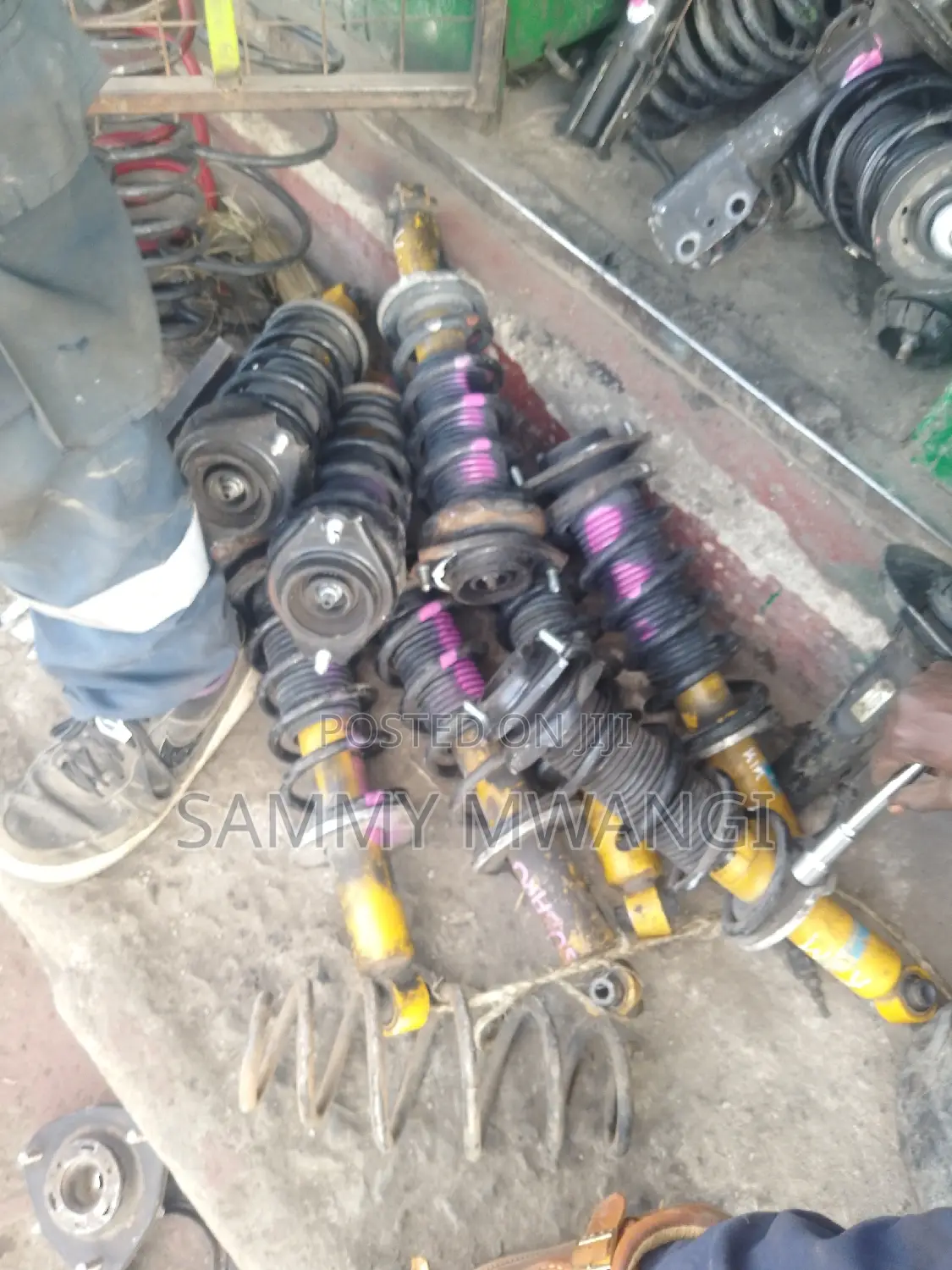 Subaru Impreza Legacy Rear Blistain Yellow  Shock